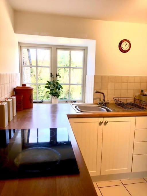 Stunning Stone Cottage On Bath'S Doorstep 博克斯 外观 照片